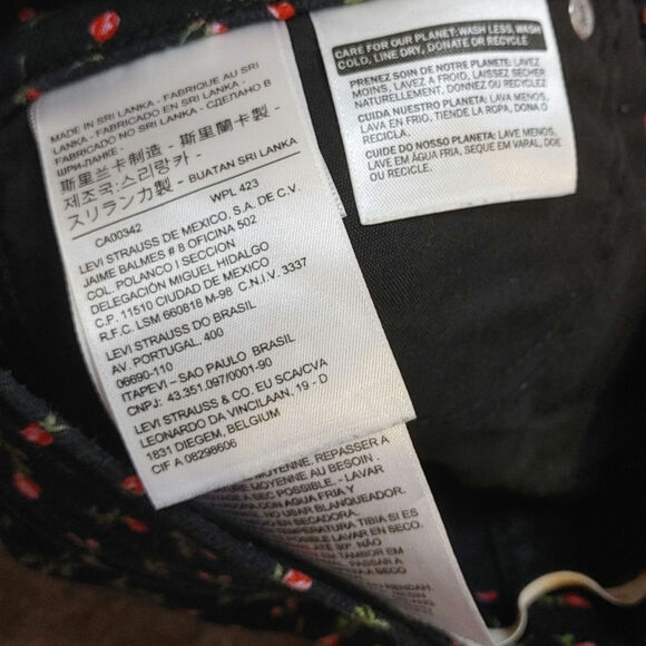 Levi Strauss & Co Size 27 Mid Length Short Shorts Rose Floral Print Black Cotton - Picture 8 of 9